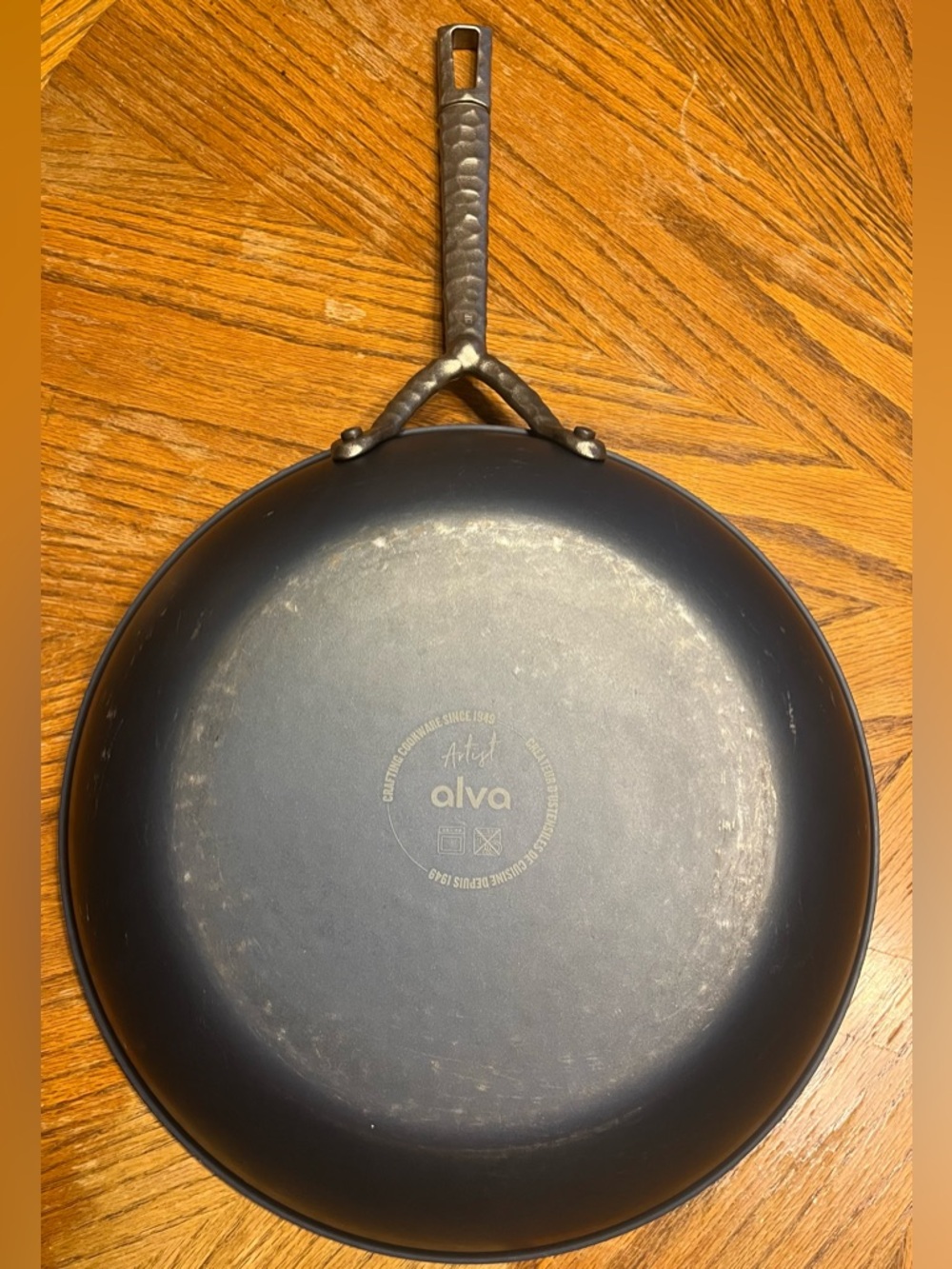 Alva Artist 11” Hammered Carbon Steel Finish Pre-Seasoned Frying Pan | Oven Safe - Picture 5 of 15